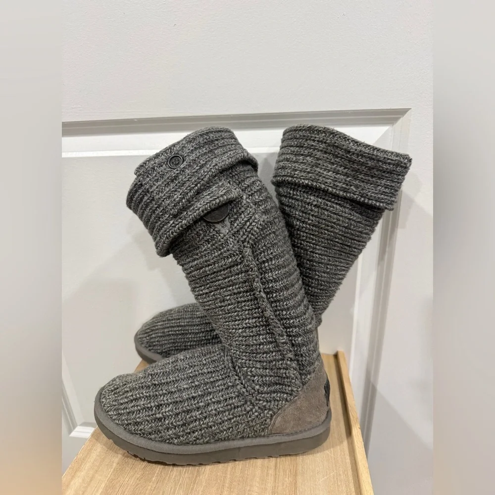 UGG Australia Gray Knit Tall Boots Women’s Size 7 Cozy Winter Shearling